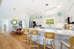 Fridge, microwave, oven, stovetop - Welcome to Key Lime Time! (St. George Island)
