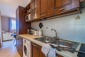 Frigorifero, microonde, forno, lavastoviglie