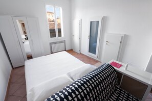 1 chambre, fer et planche à repasser, Wi-Fi gratuit, draps fournis