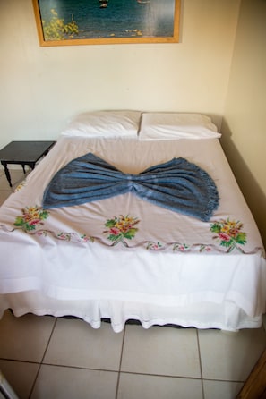 Free WiFi, bed sheets