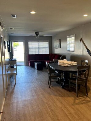 TV - Winter Rates, Sixth Street Retreat (Port St. Joe)