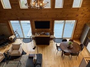 Smart-tv, pejs, videospil, bordtennisbord