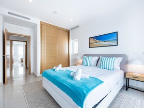 3 soverom, strykejern/-brett, reiseseng for barn og wi-fi