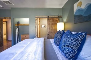 2 habitaciones, tabla de planchar con plancha, wifi y ropa de cama 