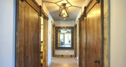 The Springhouse 2BR 2BA Hot Tub Fire Pit