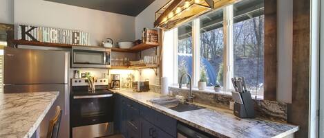 Fridge, microwave, oven, stovetop