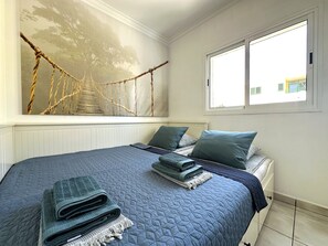 2 chambres, fer et planche à repasser, Wi-Fi, draps fournis