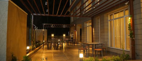 2 Restaurants, lokale und internationale Küche