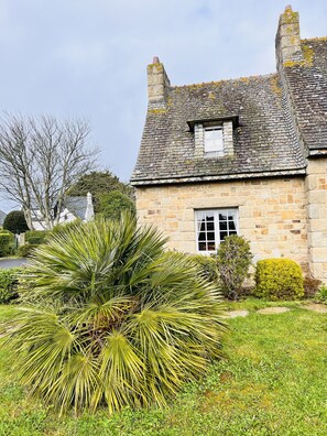 تفاصيل الفندق من الخارج