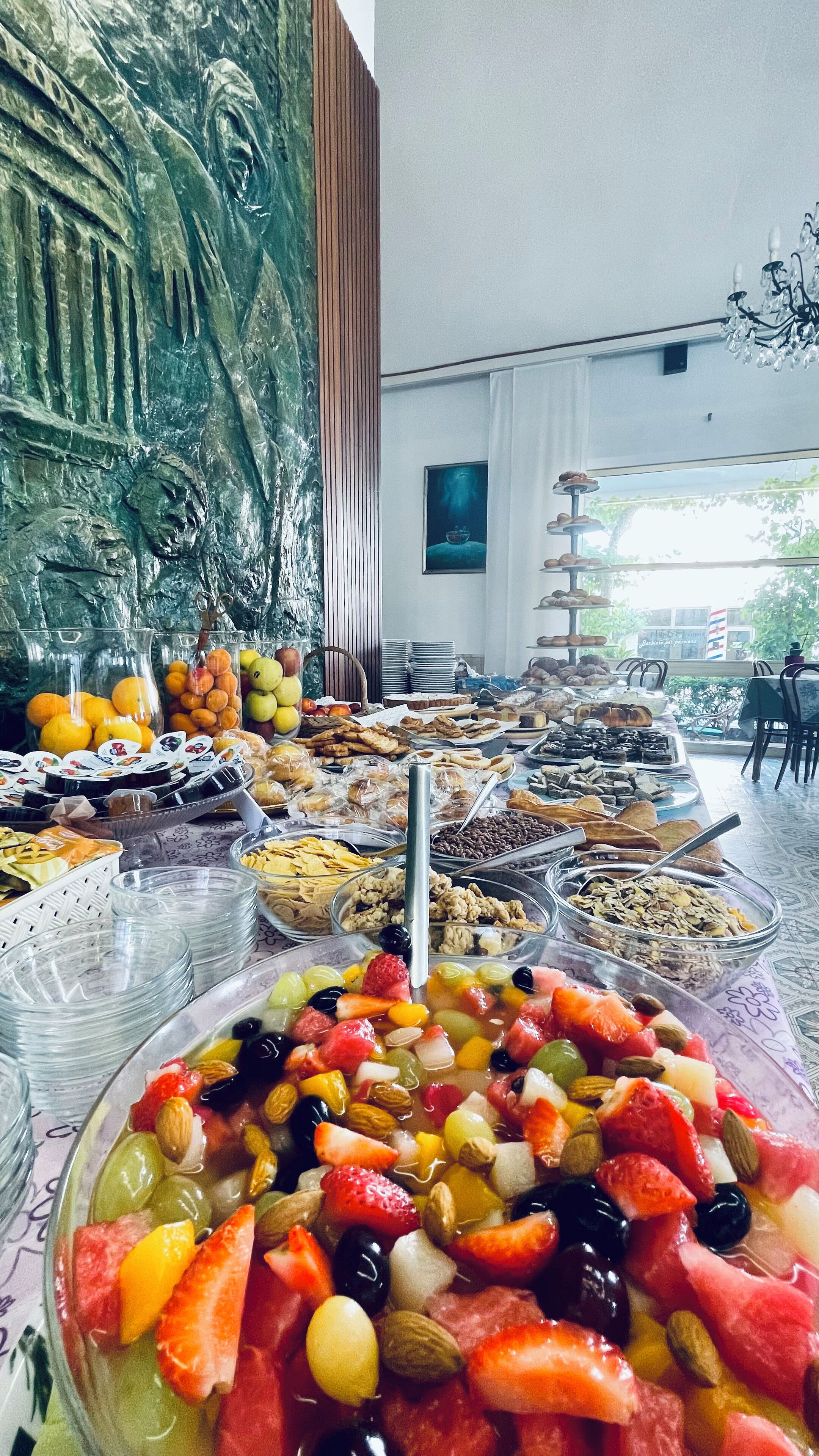 Free daily buffet breakfast