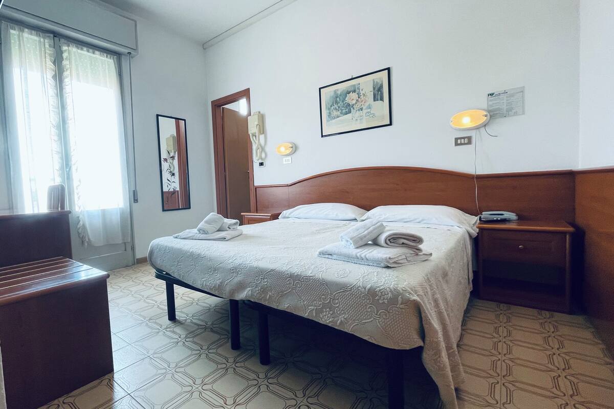 Standard Double Room | Down comforters, in-room safe, desk, laptop workspace