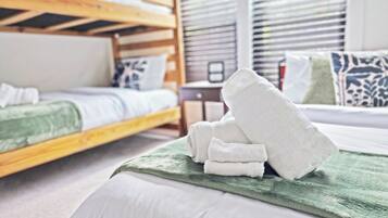 4 bedrooms, desk, iron/ironing board, free WiFi