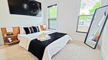 4 bedrooms, desk, iron/ironing board, free WiFi