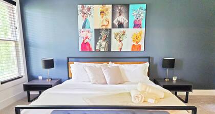 Modern South End Home that Sleeps 10 - Walk to Breweries!