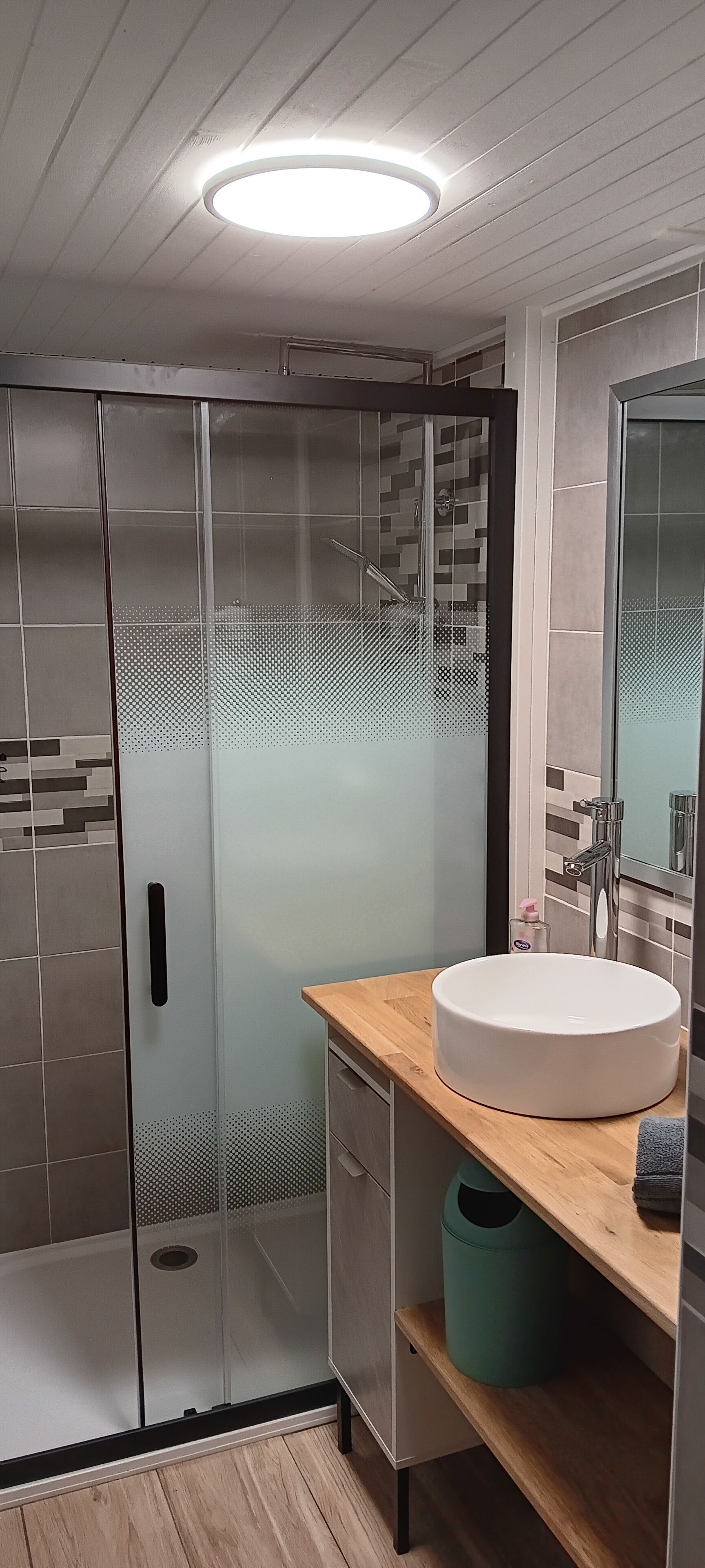 Een douche, een haardroger