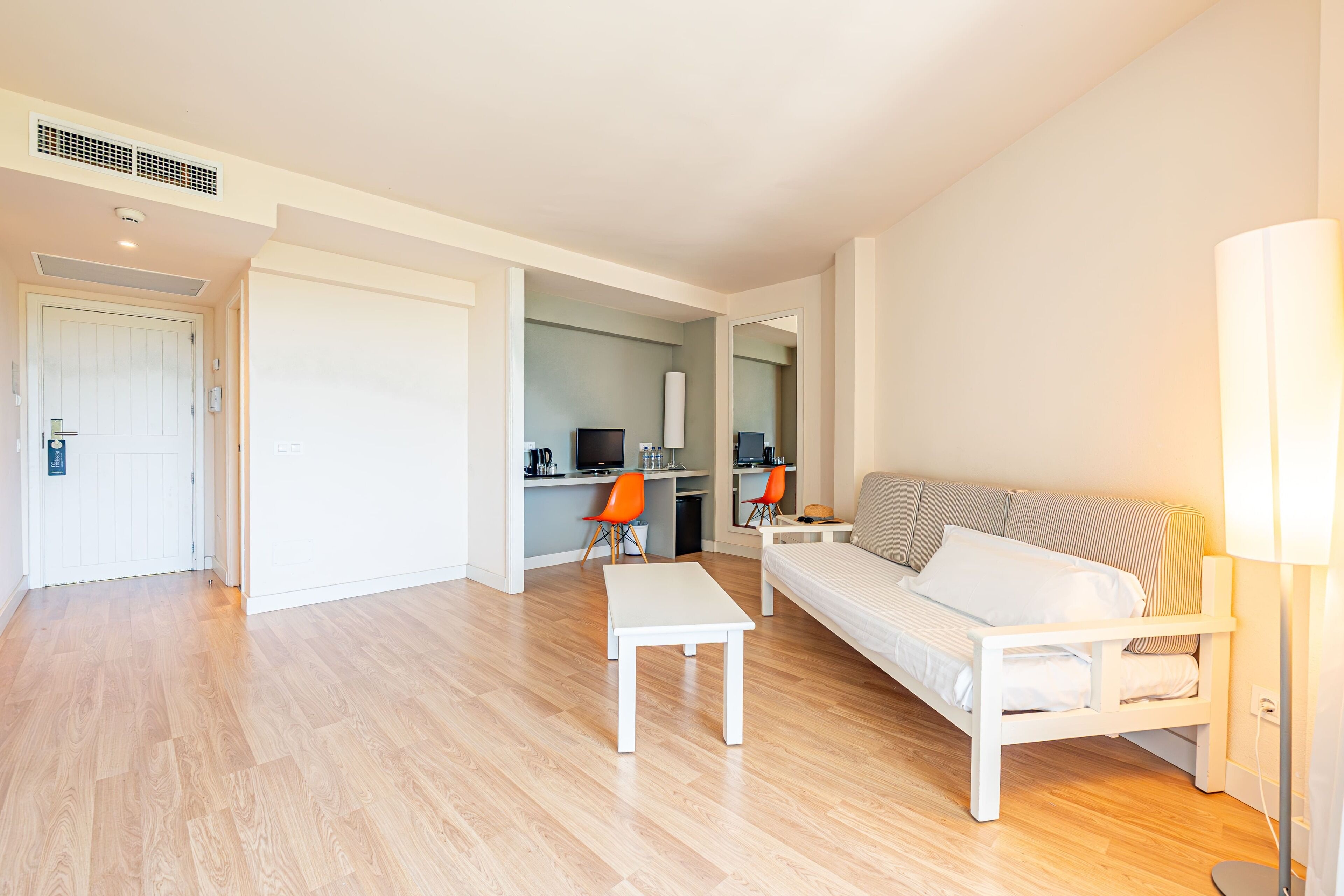 Living area | TV