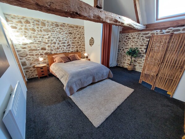 3 bedrooms, WiFi, bed sheets