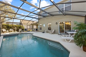 2 outdoor pools, pool umbrellas, sun loungers