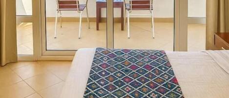 Quarto superior, sacada, vista para o mar | Terraço/pátio