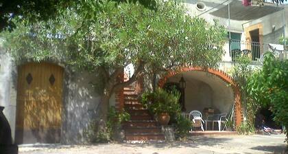 Villa Diana, 2 min. from the sea, 5 from Giardini Naxos, 10 from Taormina, 15 from Etna