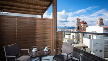 Grand Deluxe Room | City view
