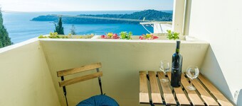 Sun City apartment with balcony and sea view