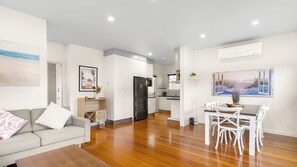 Interior - Hotham Heights - Comfortable 3 bedroom home (Warrnambool)