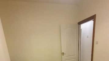 2 bedrooms, in-room safe, iron/ironing board, free WiFi
