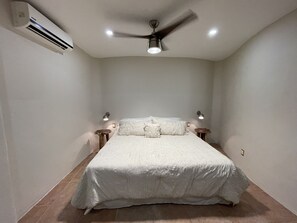 1 habitación, tabla de planchar con plancha, wifi y ropa de cama