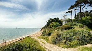 Beach - Moonwood House - Welcome to country living at its very finest. (Beaulieu)