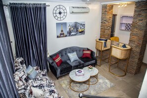 Een 55-inch smart-tv met digitale zenders, televisie en Netflix