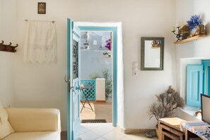 TV - Holiday Home 'Karai Traditional House' with Shared Terrace and Balcony (Astypalea)