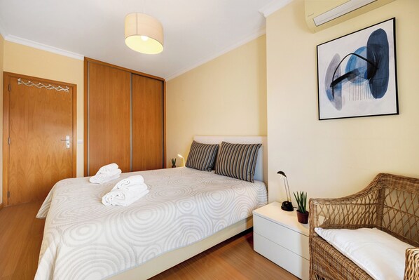 2 soverom, wi-fi (inkludert) og sengetøy