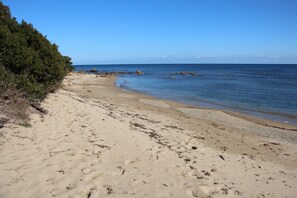 Beach nearby - Holiday Home "Casa Della Luna" with Sea View, Private Pool and Wi-Fi (Budoni)