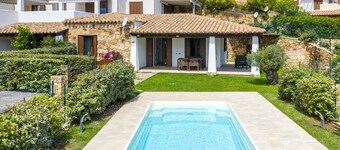 Holiday Home "Casa Della Luna" with Sea View, Private Pool and Wi-Fi