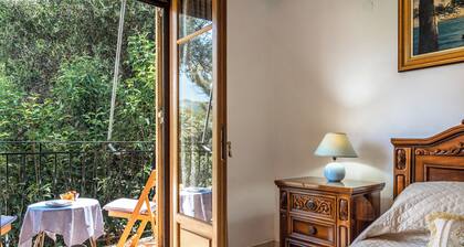 Ferienwohnung 'Makis Katelios' mit Balkon, WLAN und Klimaanlage