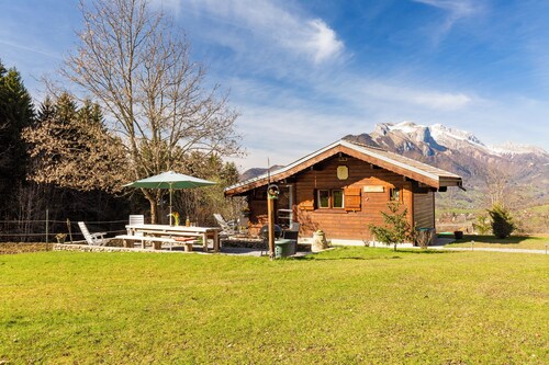 Chalet 'Sauvage' mit Bergblick, privater Terrasse und WLAN