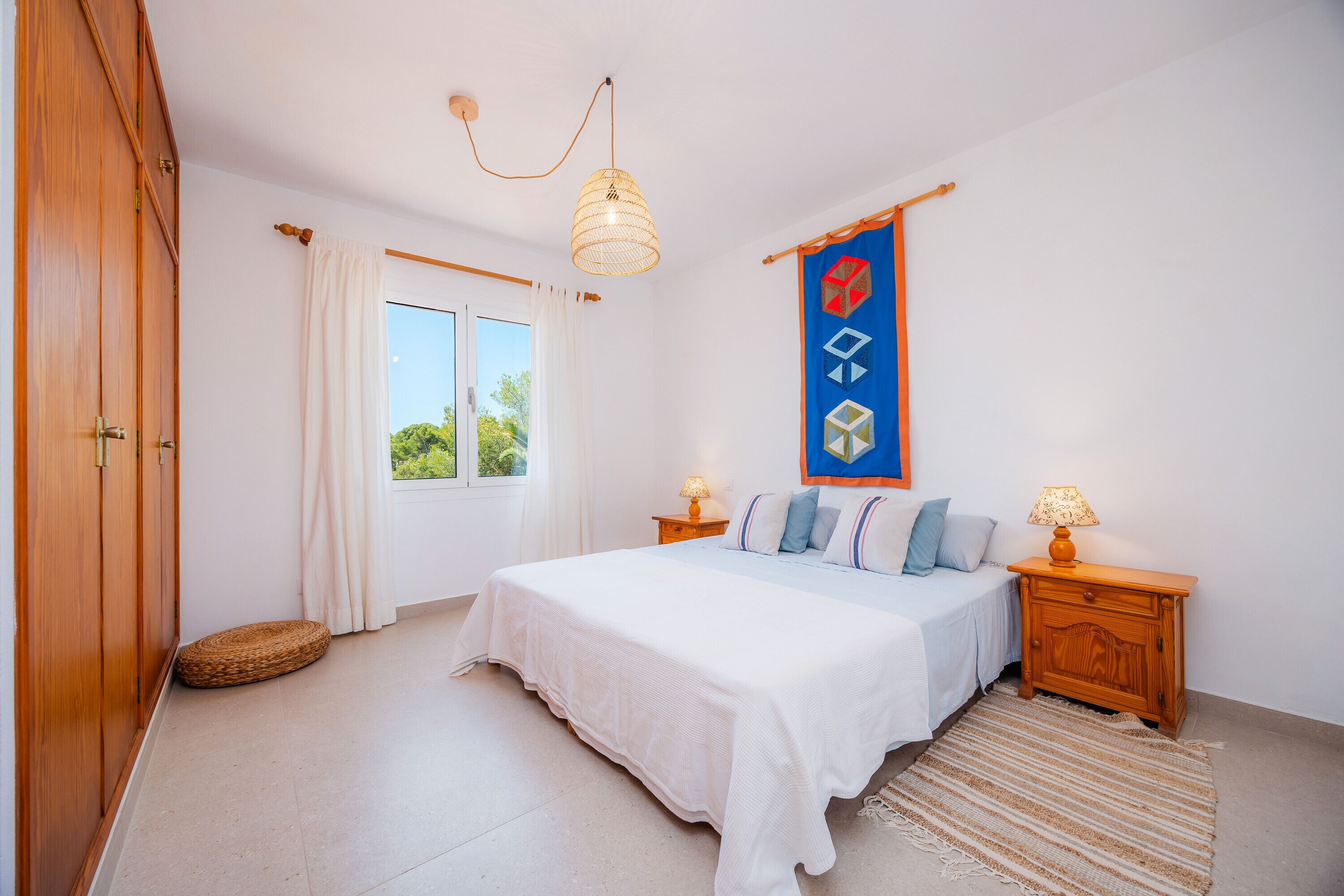 3 chambres, fer et planche à repasser, Wi-Fi gratuit, draps fournis