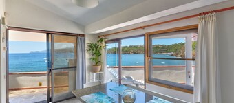 Apartment 'Villa Oda - Trilocale Sul Mare' with Sea View, Wi-Fi and Air Conditioning