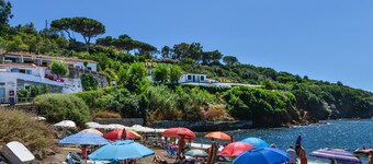Apartment 'Villa Oda - Monolocale Sul Mare' with Sea View, Wi-Fi and Air Conditioning