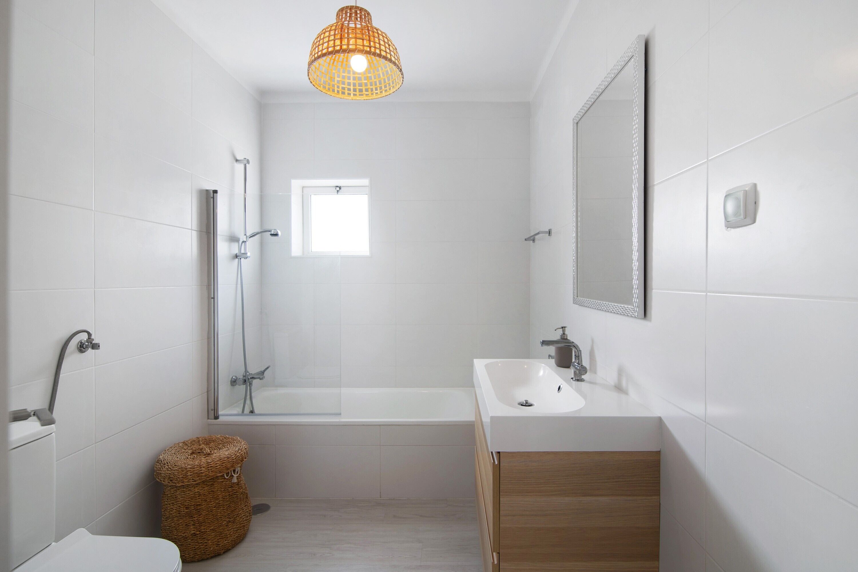 Bathtub, hair dryer, towels