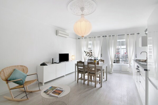 Interior - Apartment 'Tavira Light and Cozy' with Balcony, Wi-Fi and Air Conditioning (Tavira)