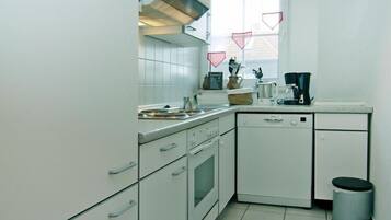 Kühlschrank, Ofen, Herdplatte, Geschirrspüler