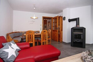 Smart TV, fireplace - Apartment in Wenkendorf for 7 Personen (Wenkendorf)