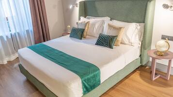 1 camera, una scrivania, Wi-Fi, lenzuola