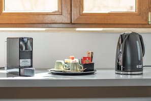 Coffee and/or coffee maker - Castel Sant´Angelo Luxury Rooms   Caracalla (ROMA)