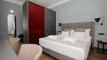 2 bedrooms, bed sheets