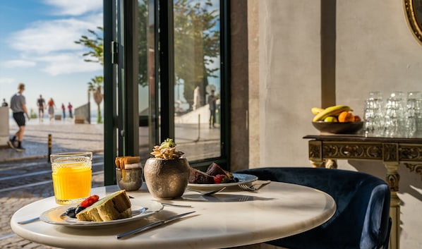 Bar (in der Unterkunft)