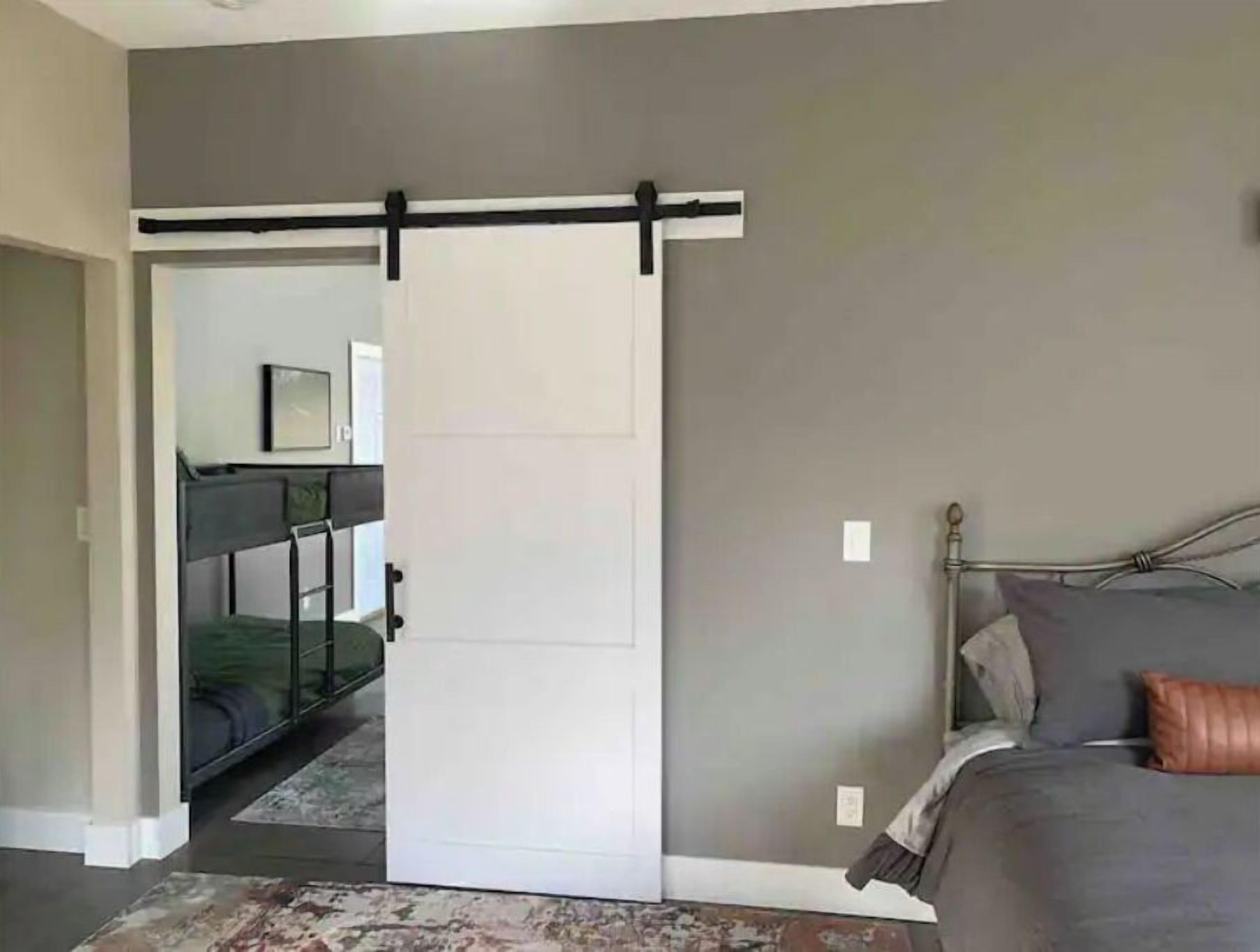 1 bedroom, desk, free WiFi, bed sheets