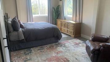 1 bedroom, desk, free WiFi, bed sheets